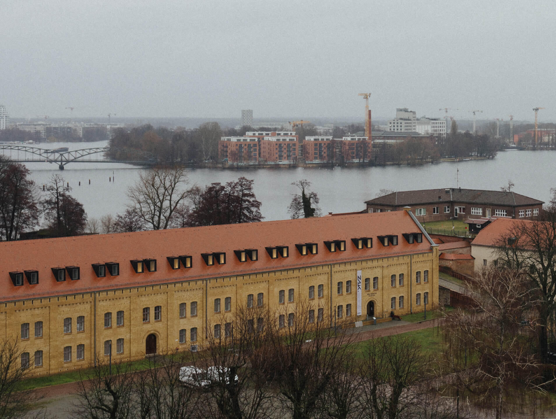 Старого Берлина уже нет. Но я ищу его тень» Исследуем цитадель Шпандау  вместе с экскурсоводом по берлинской тьме — Schön